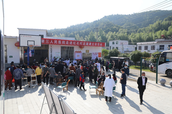 送医送药送健康 真情帮扶暖人心 —91porn
赴通城县开展义诊慰问活动