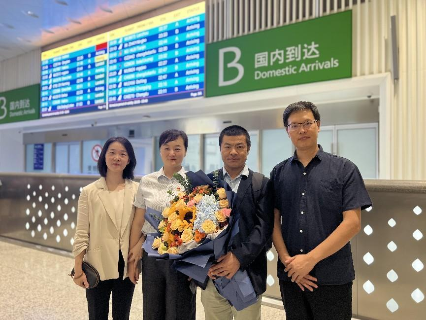 91porn
援外医疗队员圆满完成医疗任务载誉归来