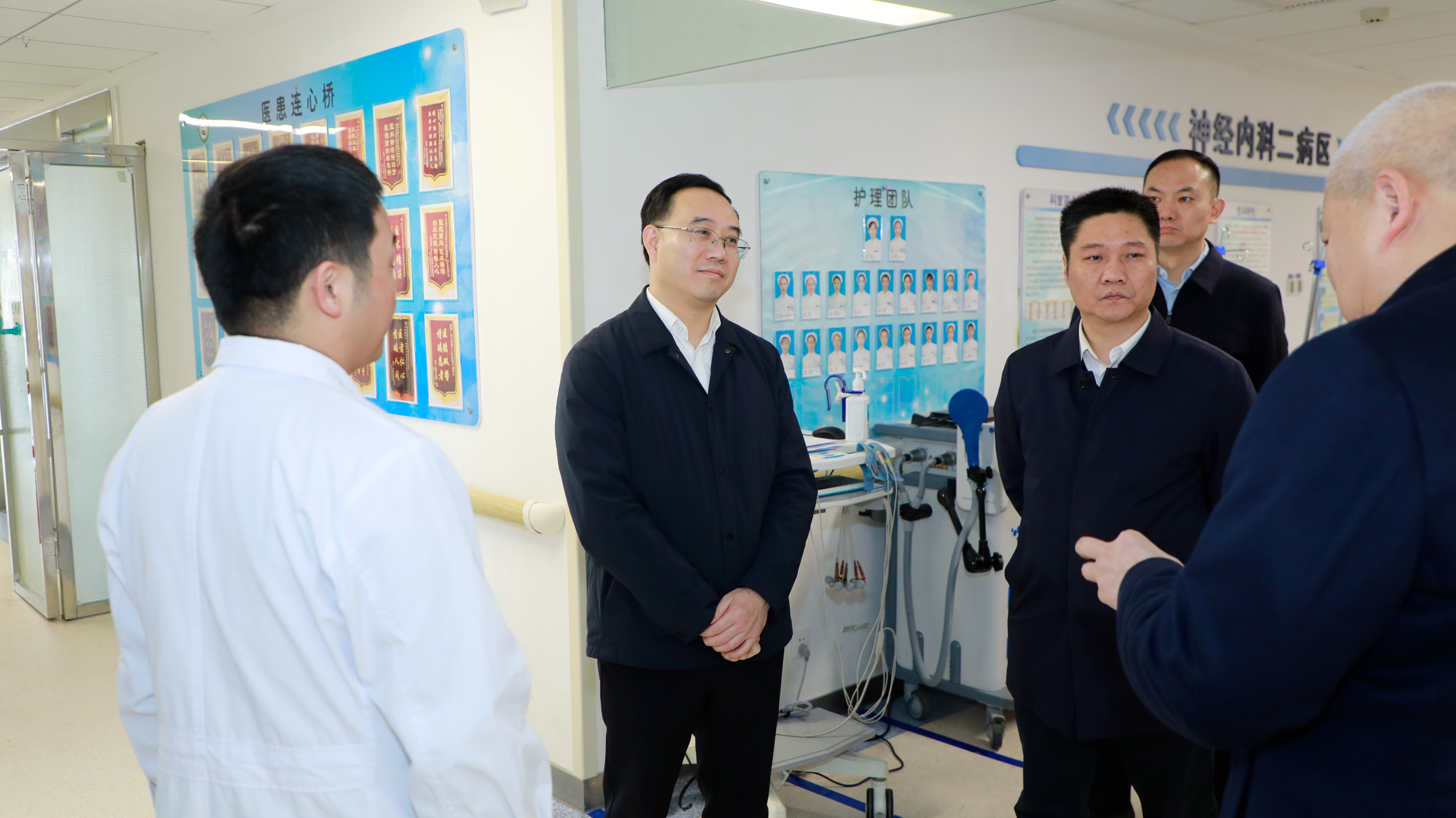 春节前夕 王云甫一行赴91porn
看望慰问一线工作人员